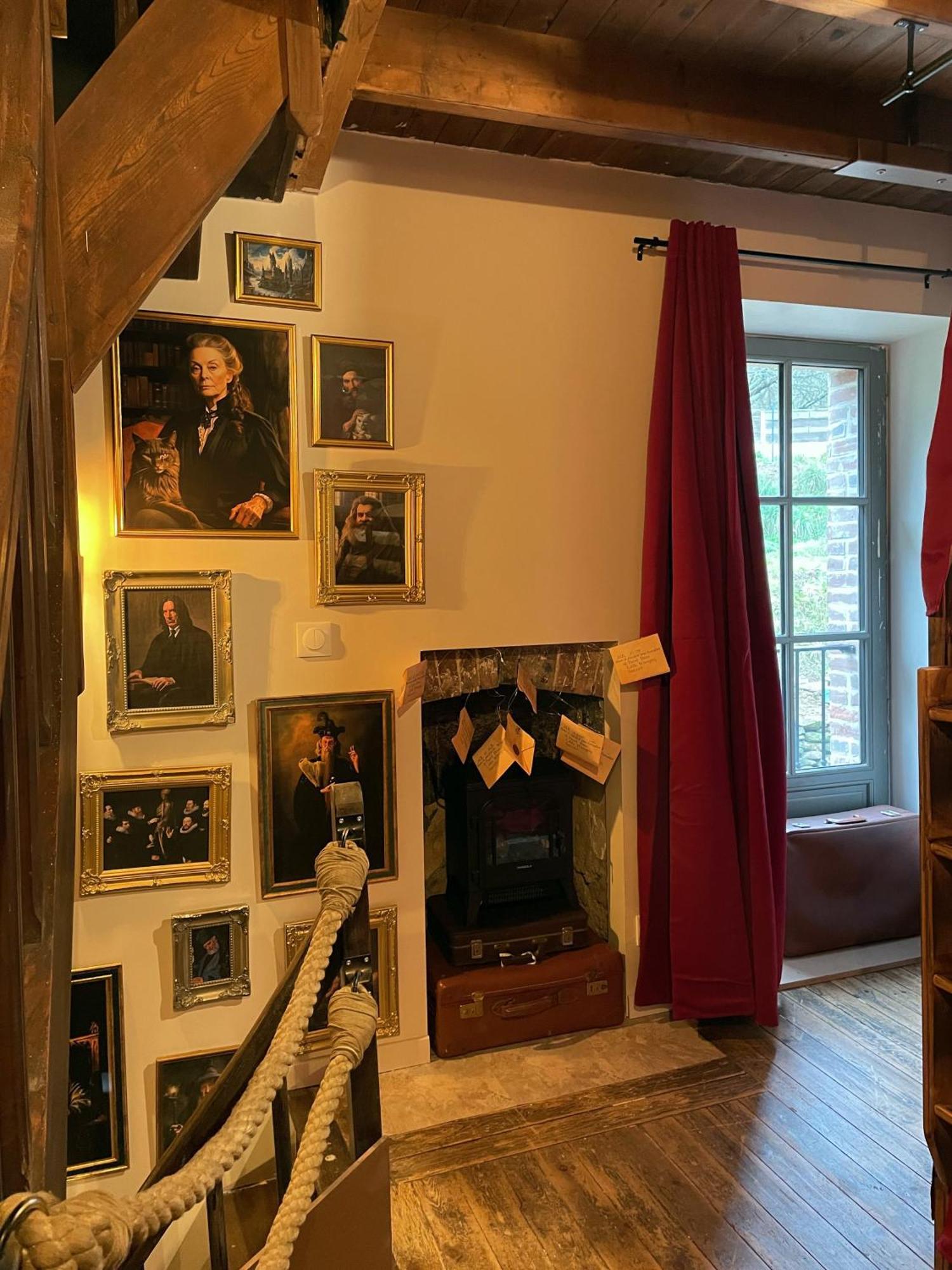Impasse Des Mysteres - La Maison Des Sorciers Lehon/Dinan Eksteriør bilde